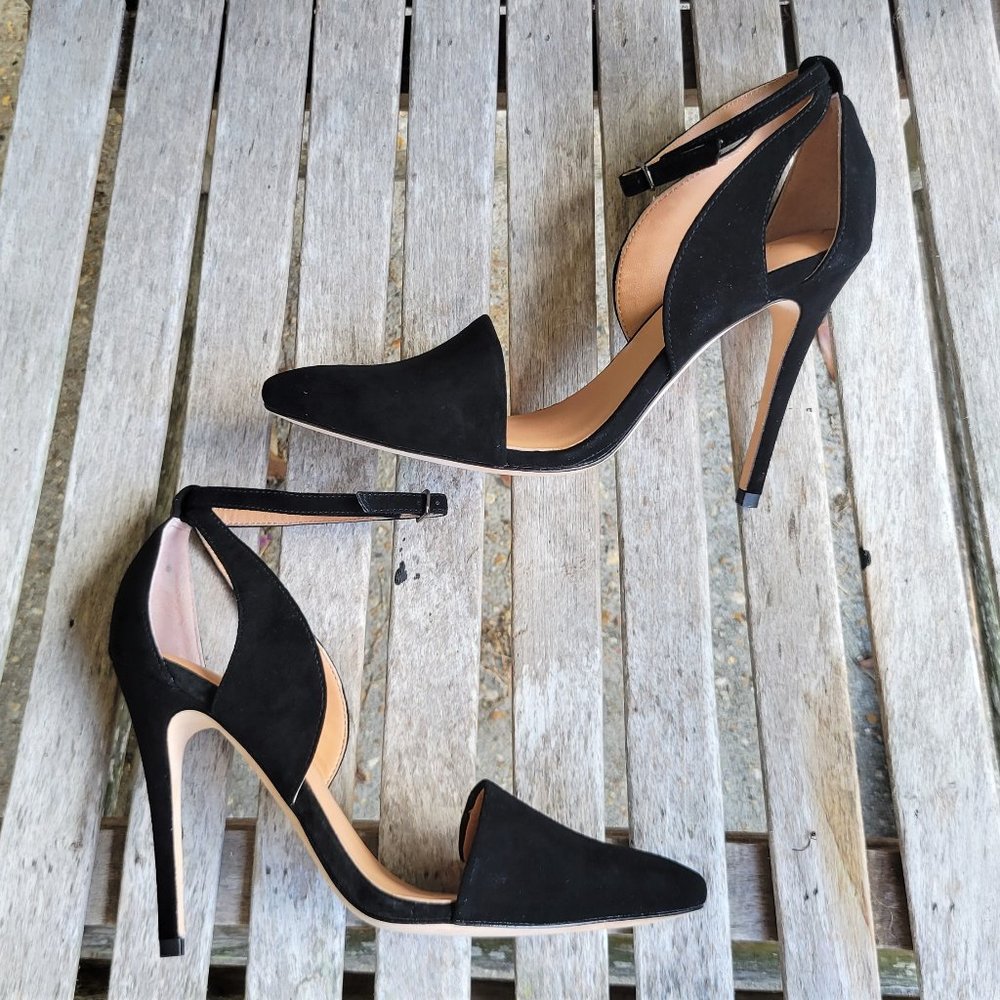 New HALSTON HERITAGE Daphanie Black Suede Heels Ankle Strap Shoes 7.5 $328